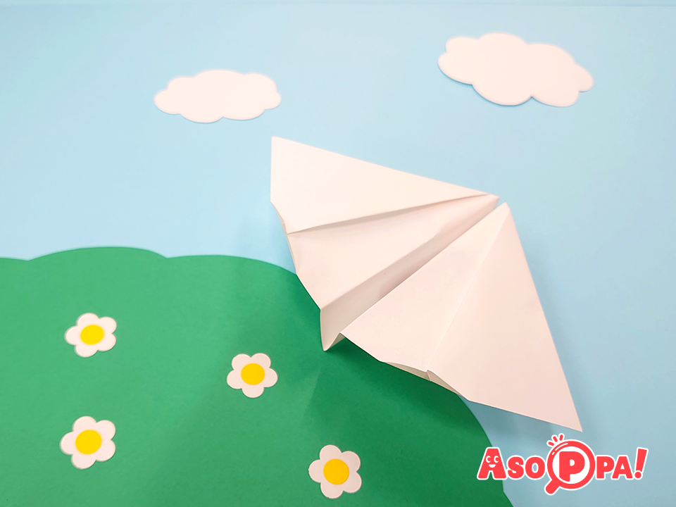 鳥のように羽が動く紙飛行機「パタパタ飛行機」-折り紙(おりが...