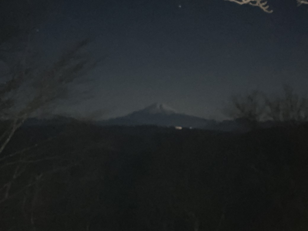 夜のハイキング、御前山にてふたご座流星群を眺めに